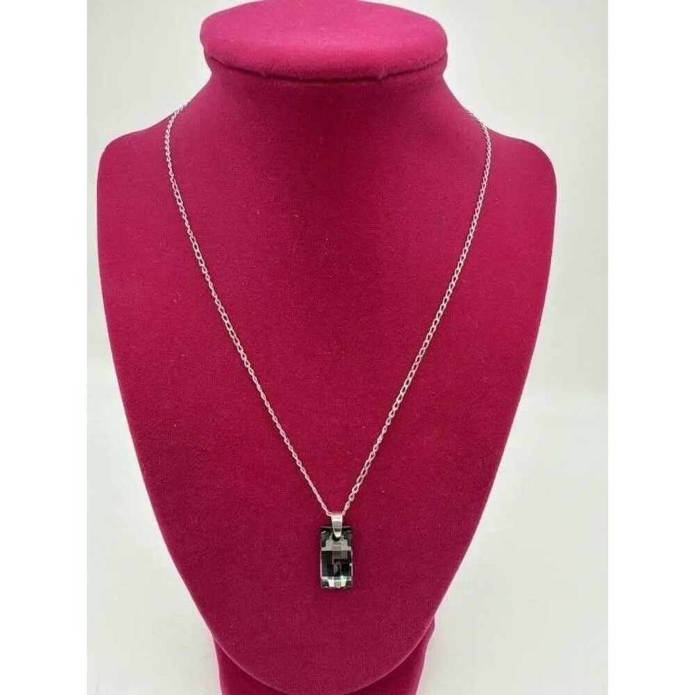 Sterling Silver 18" Chain Necklace with Crystal Pendant – Elegant Jewelry
